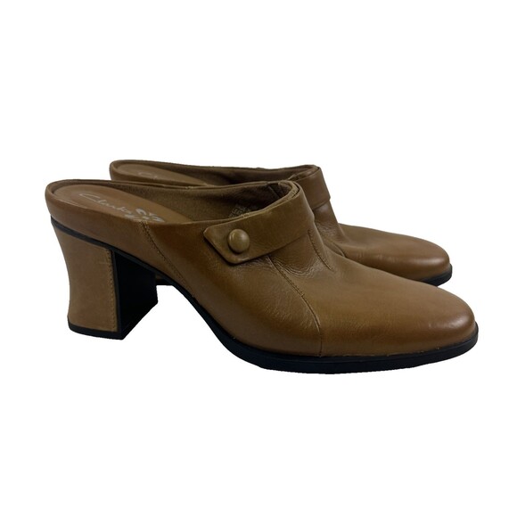 Clarks Tan Leather Heeled Mule Slip On Button Round Retro Vintage Womens 9.5 - Picture 1 of 14